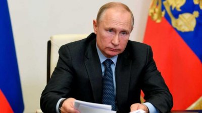 В пика на пандемията: Путин откри завод за лекарства срещу Covid