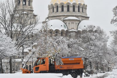 Минус 11 в София, на юг ще е топло и слънчево