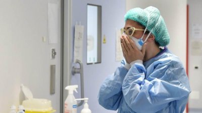 Пловдив "в червено": Още 7 медици заразени с Covid, 8 станаха жертви на заразата
