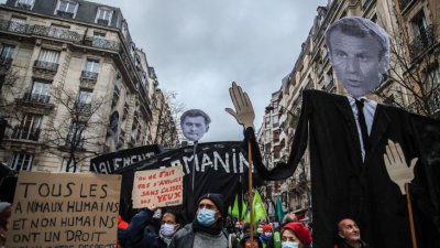 След сблъсъци във Франция са арестувани 95 протестиращи