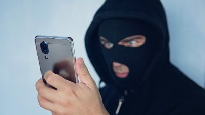 Официално: 150 000 лева са откраднали ало измамниците, спипани в Румъния