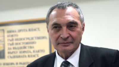 Гешев награди посмъртно Евгени Диков с „Почетен знак на Прокуратурата“