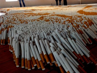 Спипаха над 64 000 къса цигари без документи