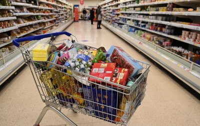 Българинът харчи 36,2 % от заплатата за храна