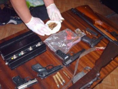 Откриха боен арсенал в дома на 48-годишен