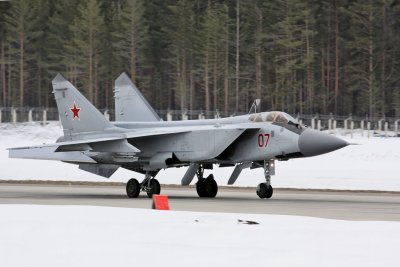 Русия постави Арктика под контрол с бойни самолети 