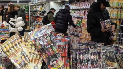 Полицейски проверки за незаконна продажба на пиратки в цялата страна