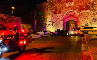 Терористична атака в Йерусалим, мъж стреля по полицаи в Стария град