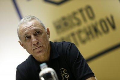 Стоичков: Обичайте се и вярвайте