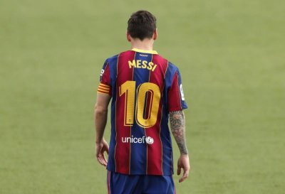 Меси: Няма да напусна "Барселона" преди лятото