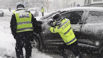 Невиждан от векове студ скова Пекин