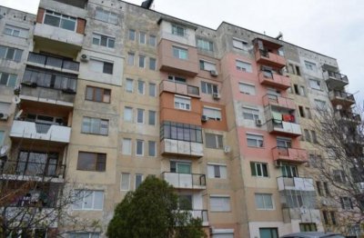 50 на сто от младите българите живеят с родителите си