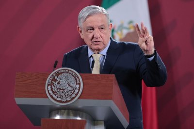 Мексико дава политическо убежище на Асандж