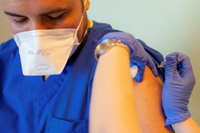 В Турция започна ваксинирането на здравните работници