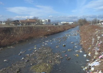 Телевизори изплуваха от водите на Искър