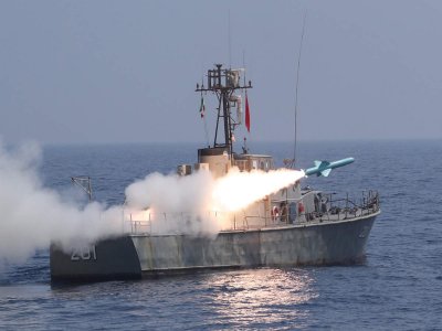 Иран изстреля крилати ракети