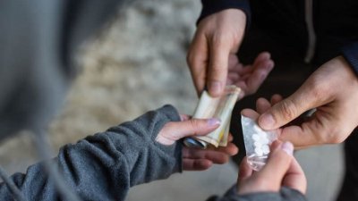 Дилърите от Раковски, хванати че стрелба по време на наркосделка, остават зад решетките