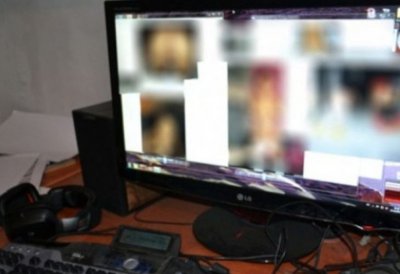 Мъж е задържан за притежание на порнографски материали с непълнолетни
