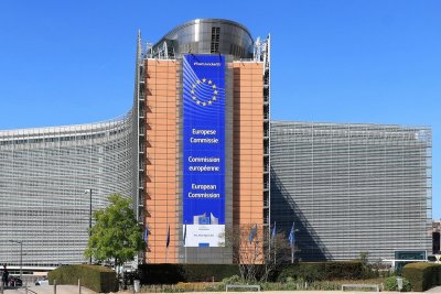 Еврокомисията иска 70% ваксинирани до лятото