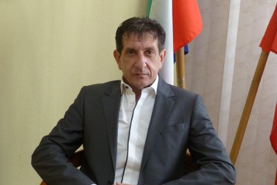 Кметът на Стамболийски бесен: Камион на "Пътинженеринг" изхвърля боклуци край Въча