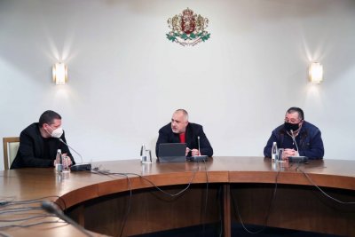 Борисов свика спешно министрите заради боклука в Искъра