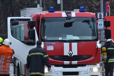 Пожар в цех за пластмасови тръби в Пловдив, жена е пострадала 