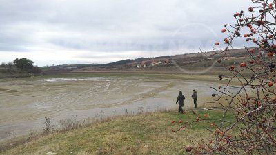 Водата на яз. „Тича” бъка от хлор, не става за пиене