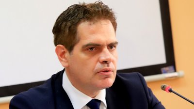 Икономическият министър е оптимист за ръст от цели 4%