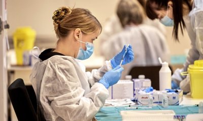 Учени от Острова: Няма доказателства, че новият щам е по-смъртоносен
