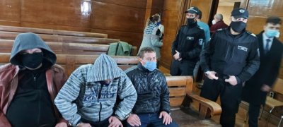 Тримата подкупни полицаи от Сливо поле може да получат до 10 г. затвор