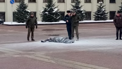 Мъж се самозапали пред сградата на правителство в Минск