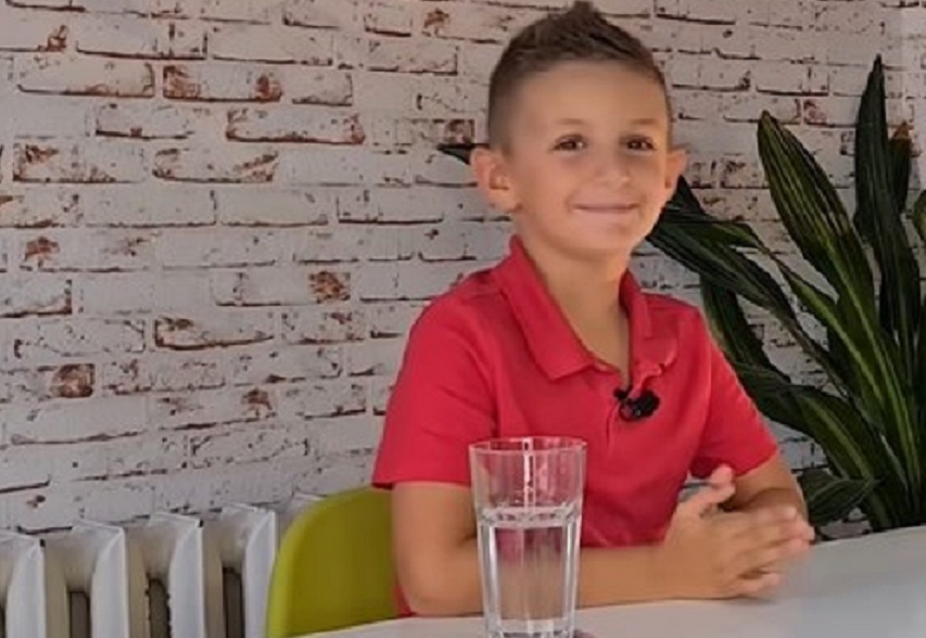 8-годишният син на Милен Цветков избира депутати