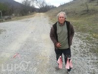 снимка 7 Само в Lupa.bg: Феодал прегради с ток общински път (ГАЛЕРИЯ)