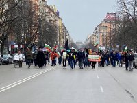 снимка 14 Фоторепортаж в Lupa.bg: Дионисий и Йоло Денев поведоха шествието срещу маските и мерките