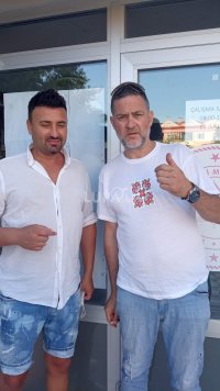 снимка 14 Само в Lupa.bg: Нашенци раздават тениски с шевици в Турция (ГАЛЕРИЯ)