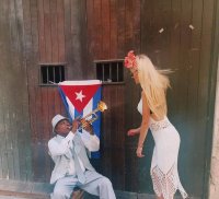 снимка 13 Натали Трифонова и майка й пръскат сексапил в Куба (СНИМКИ)