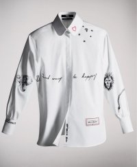 снимка 4 Представят колекция от бели ризи в памет на Карл Лагерфелд (ГАЛЕРИЯ)