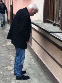 снимка 5 Супер скандал в Lupa.bg: Стефан Димитров пикае на улицата! (СНИМКИ)