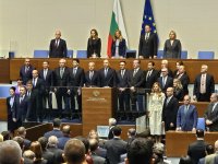 Радев готви ударна смяна в ДАНС, но пази Кандев
