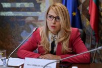 Външният министър: България не се отказва от помощта си за Украйна 
