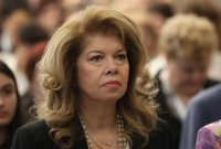 Йотова: Нямам основания да не вярвам на министъра на отбраната, че в момента няма наличности от оръжия, които да се изпратят за Украйна