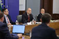 Радев се обясни в любов на МиГ-овете, ще ги ползваме до дупка
