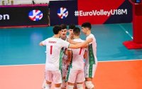 България натупа Нидерландия на Европейското по волейбол за юноши