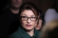 Атанасова за справката с полетите: Екселска таблица с невярно съдържание