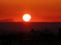 Частично слънчево затъмнение се наблюдаваше в небето над България (СНИМКИ)