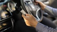 Само 20% от шофьорите не посягат към телефона по време на път