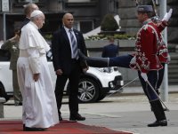 снимка 6 Началото на папската визита в България (ГАЛЕРИЯ)