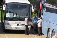 снимка 8 Автобусните превозвачи блокираха София, надуват клаксони (ГАЛЕРИЯ) 