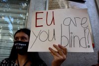 снимка 3 Ден 54: Протестът "отваря очите" и на Еврокомисията (СНИМКИ) (НА ЖИВО)