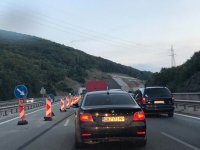 снимка 1 Първо в Lupa.bg: Чутовно задръстване затапи "Струма" към Гърция (СНИМКИ)